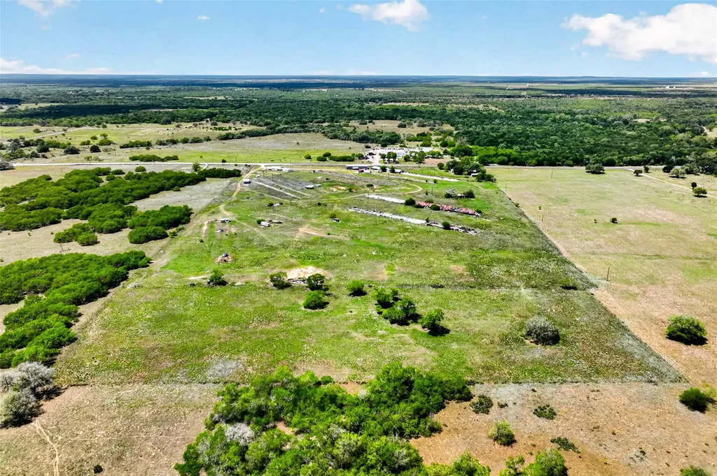 1763 N Fm 108 Smiley TX 78159