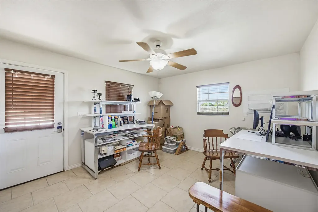 1763 N Fm 108 Smiley TX 78159