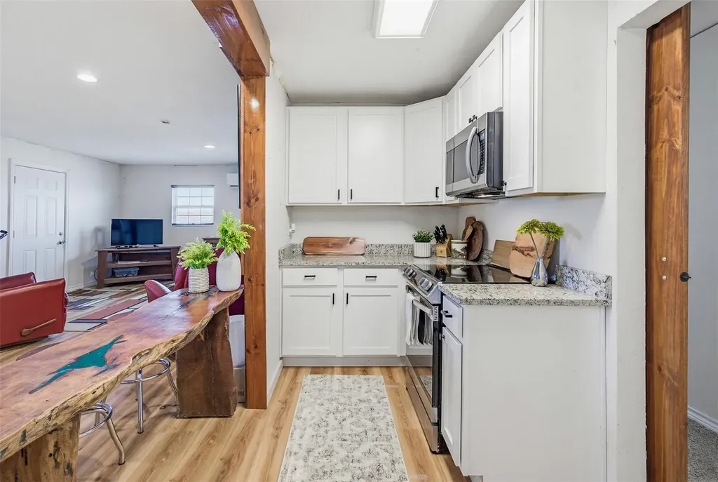 1763 N Fm 108 Smiley TX 78159