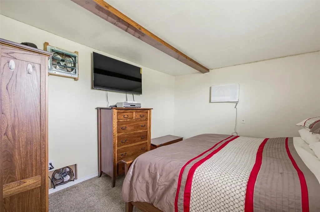 1763 N Fm 108 Smiley TX 78159