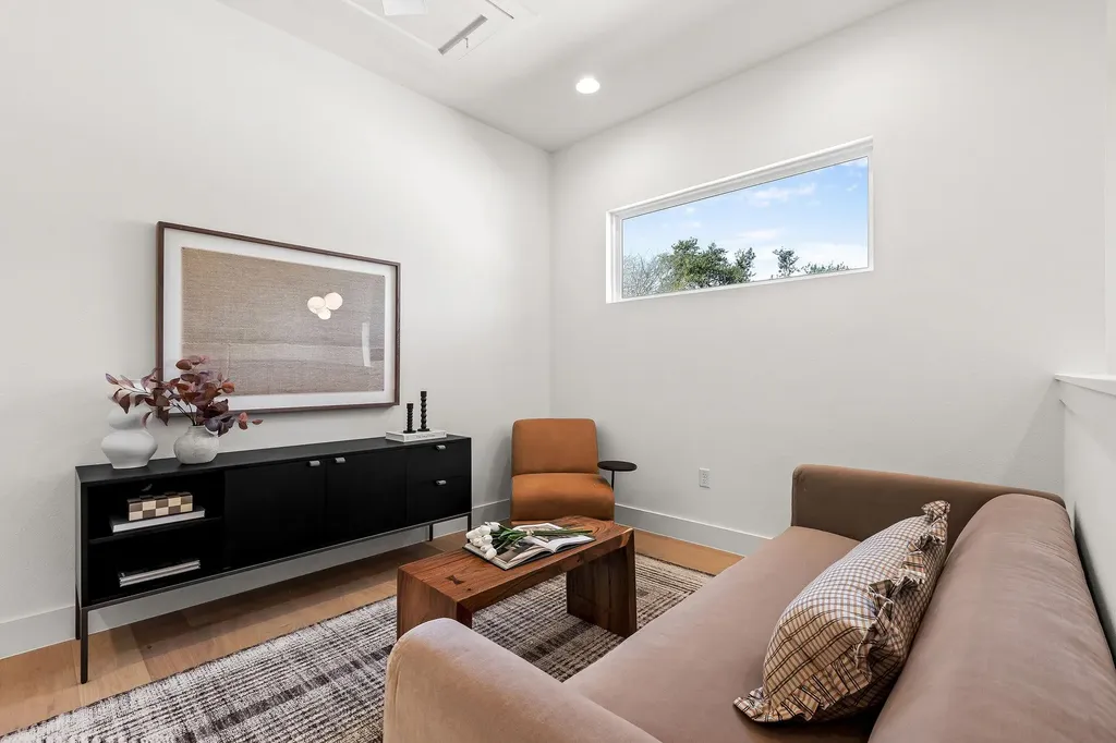3104 Pinecrest Drive Austin TX 78757
