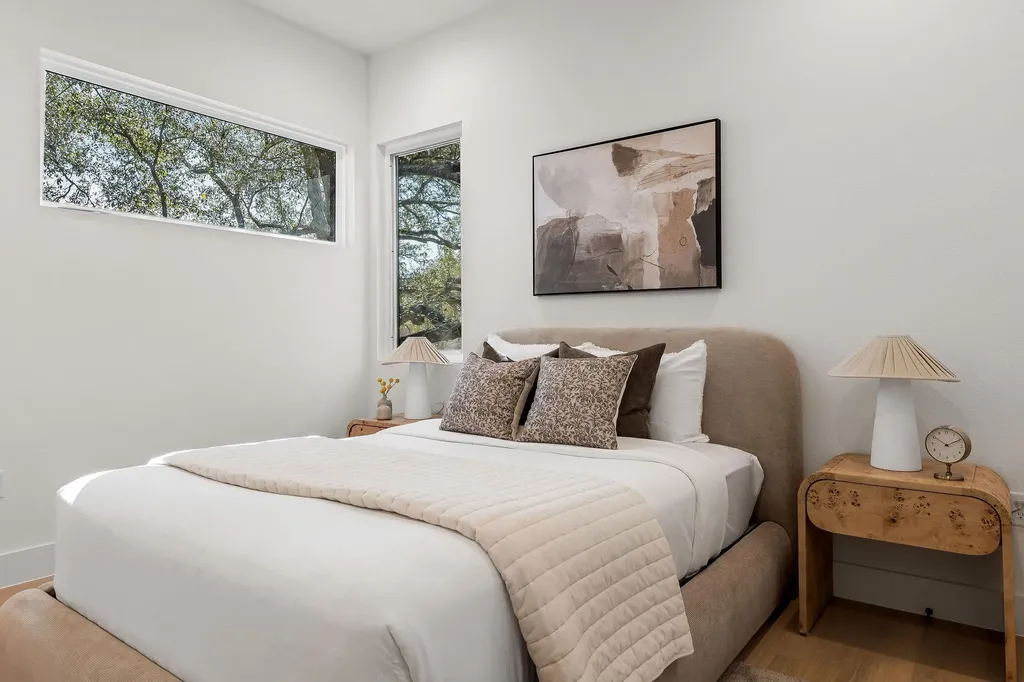 3104 Pinecrest Drive Austin TX 78757