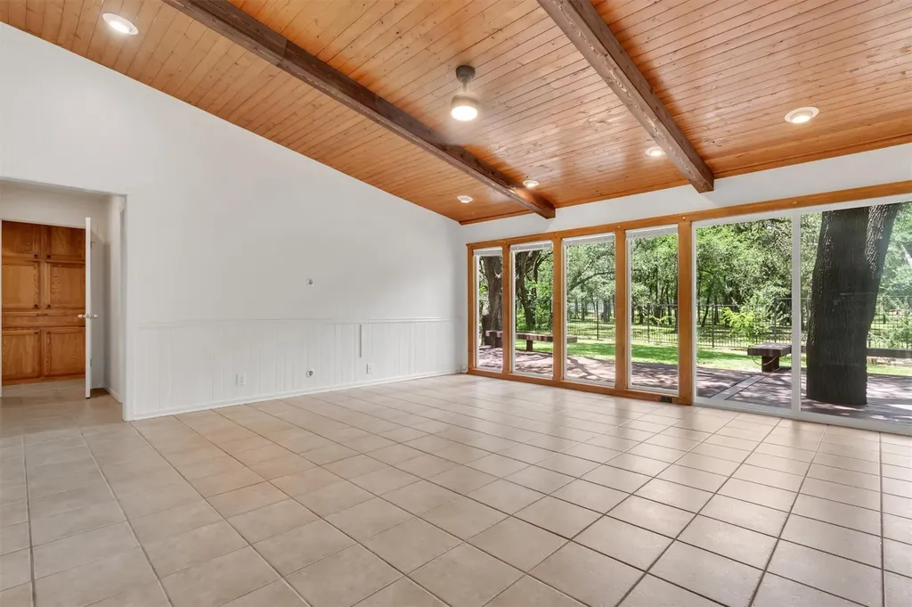 9002 Bubbling Springs Trail Austin TX 78729