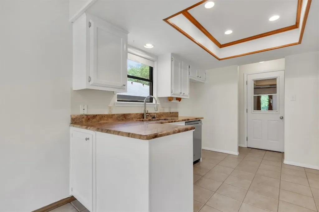 9002 Bubbling Springs Trail Austin TX 78729