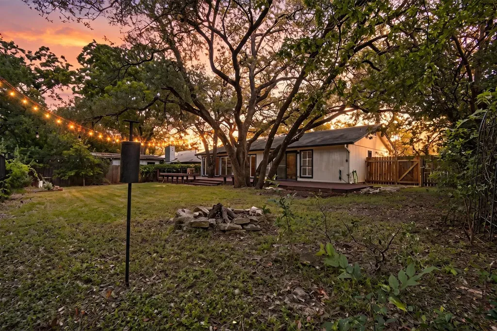 9002 Bubbling Springs Trail Austin TX 78729