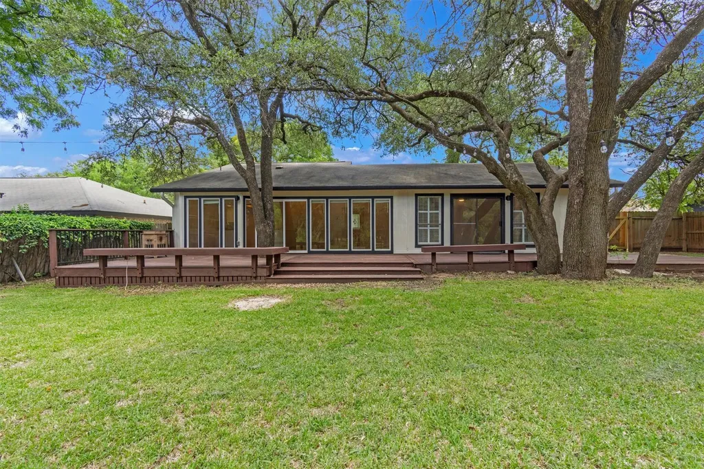 9002 Bubbling Springs Trail Austin TX 78729