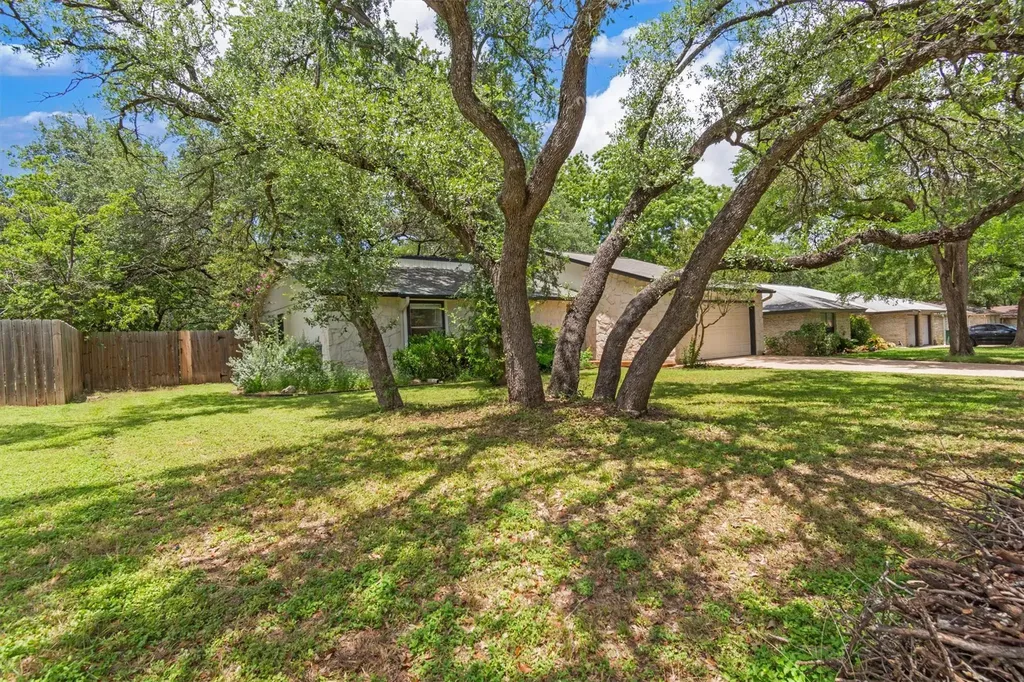 9002 Bubbling Springs Trail Austin TX 78729