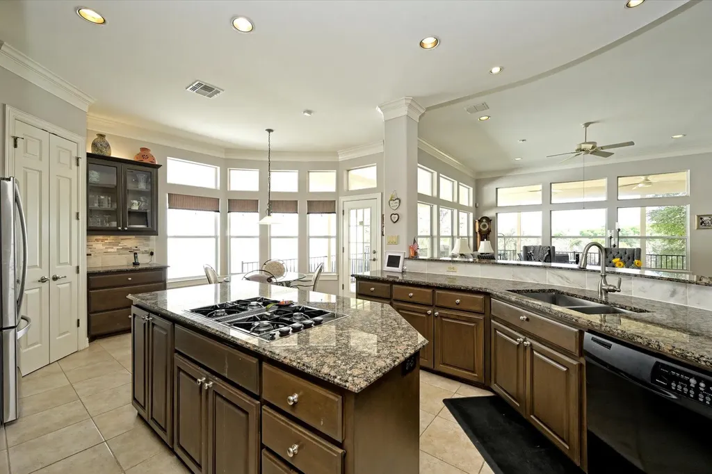 4912 Interlachen Lane Austin TX 78747