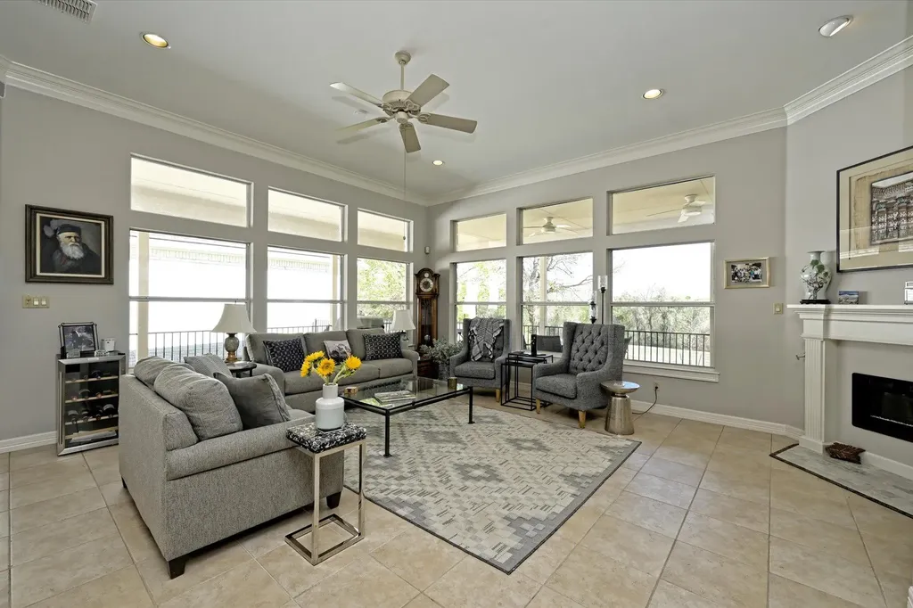 4912 Interlachen Lane Austin TX 78747
