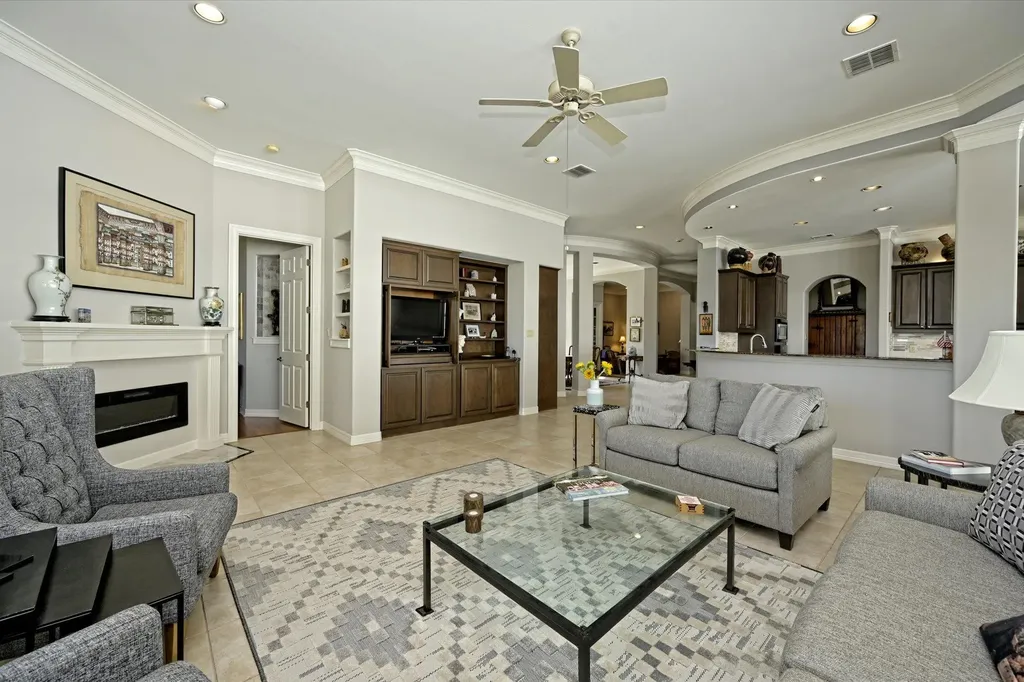 4912 Interlachen Lane Austin TX 78747
