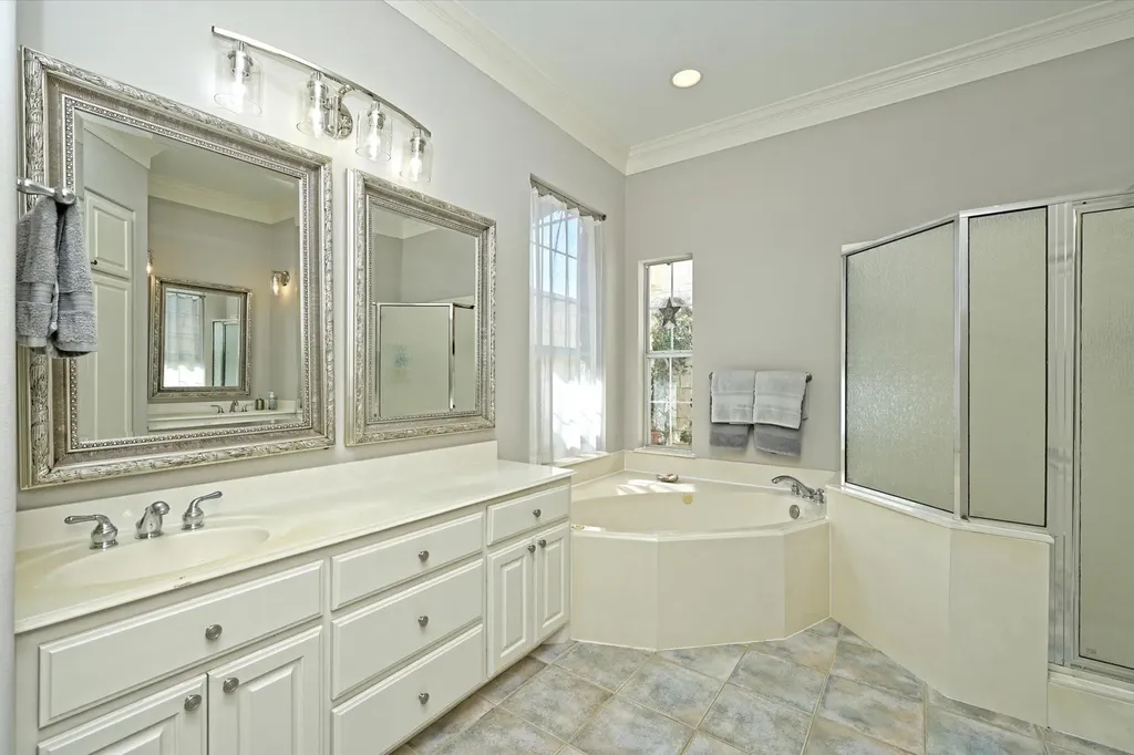4912 Interlachen Lane Austin TX 78747