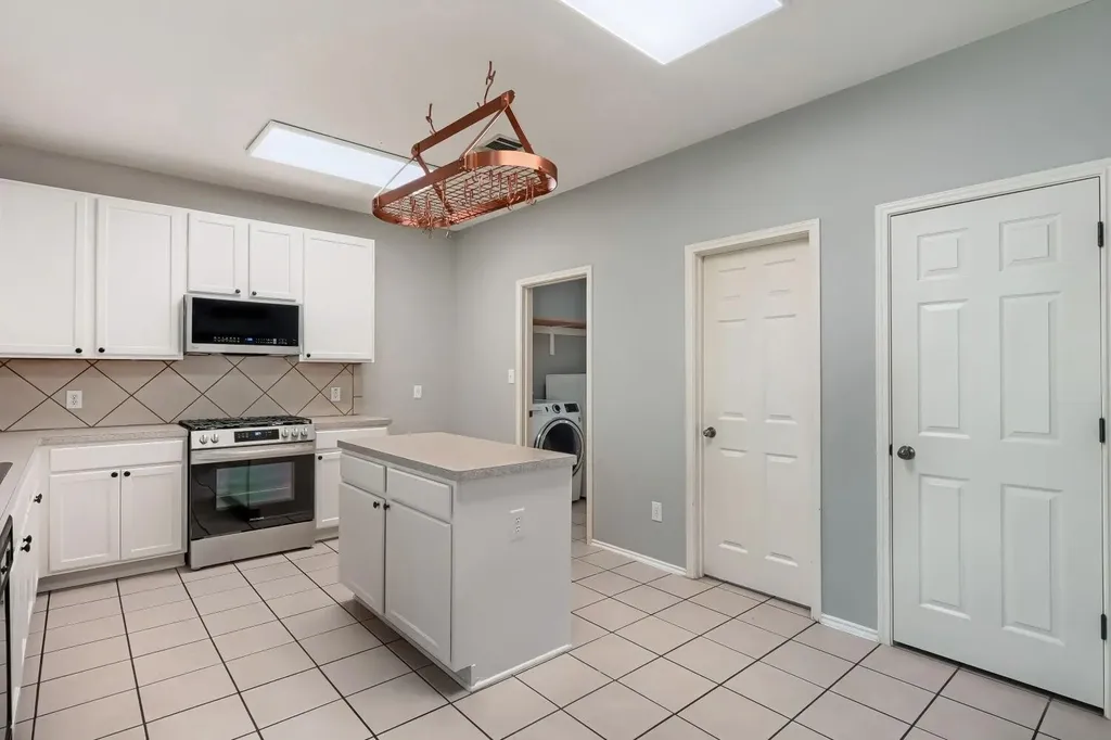 243 Covent Drive Kyle TX 78640
