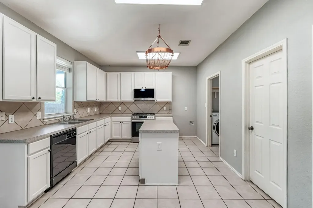 243 Covent Drive Kyle TX 78640