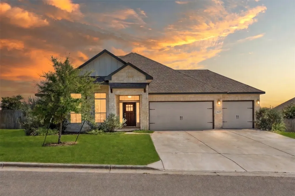 1527 Mountain Crest Cove Salado TX 76571