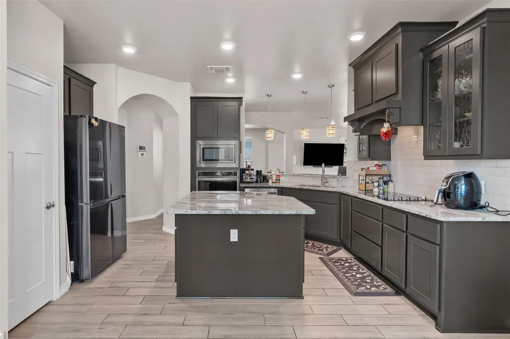 1527 Mountain Crest Cove Salado TX 76571