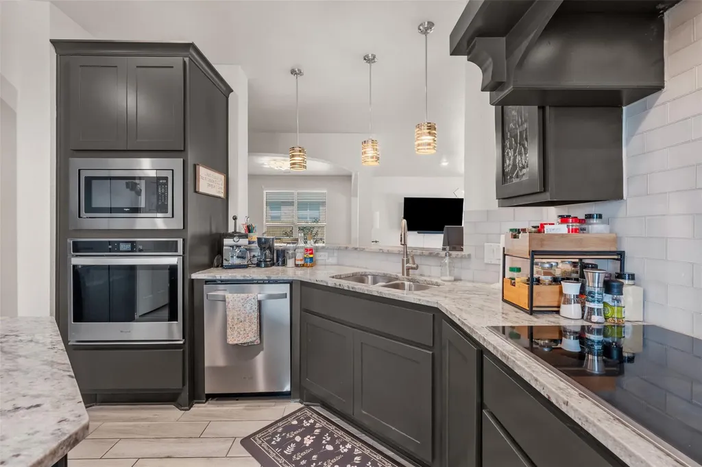1527 Mountain Crest Cove Salado TX 76571
