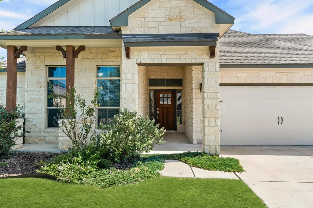 1527 Mountain Crest Cove Salado TX 76571