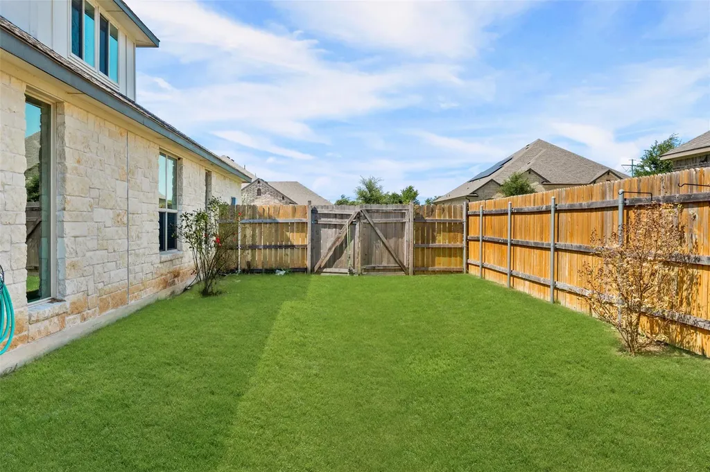 1527 Mountain Crest Cove Salado TX 76571