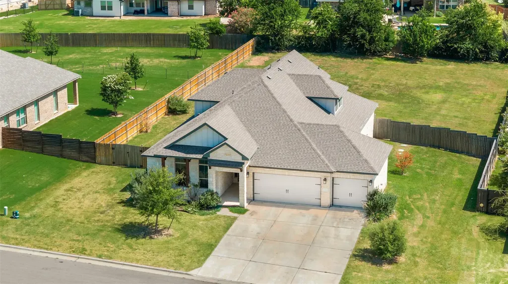 1527 Mountain Crest Cove Salado TX 76571