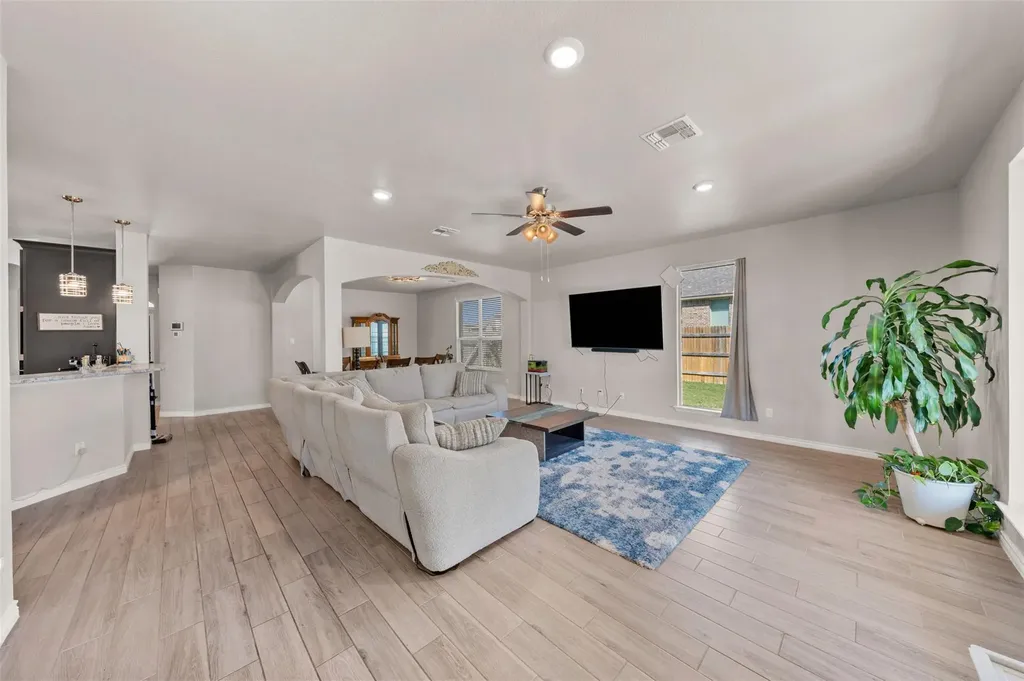 1527 Mountain Crest Cove Salado TX 76571
