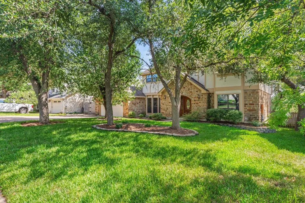 10806 Wintergreen Hill Austin TX 78750