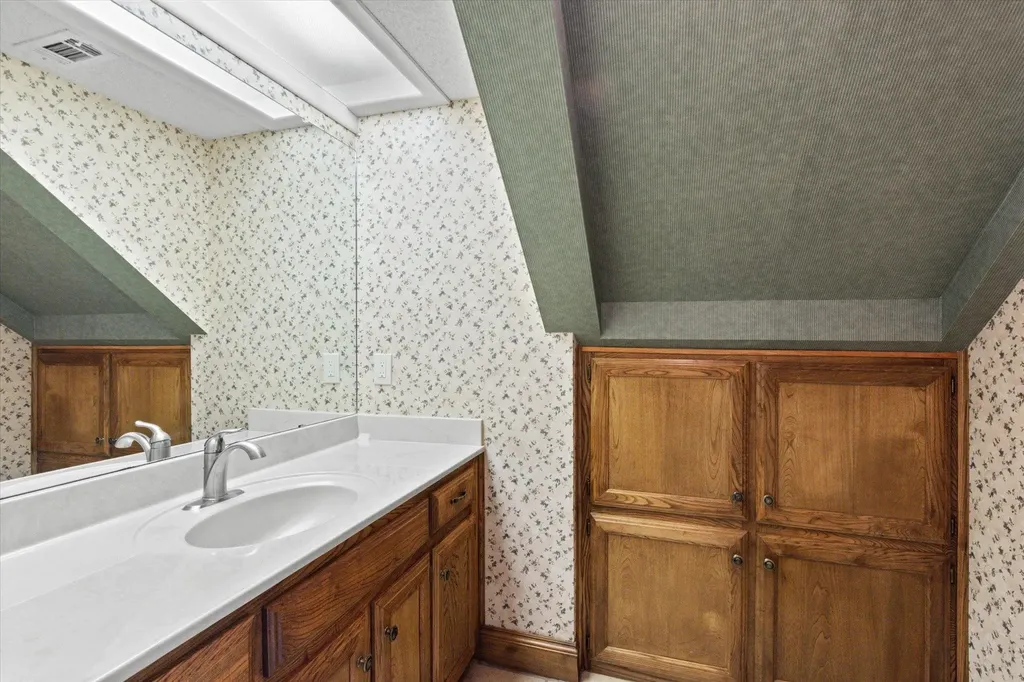 10806 Wintergreen Hill Austin TX 78750