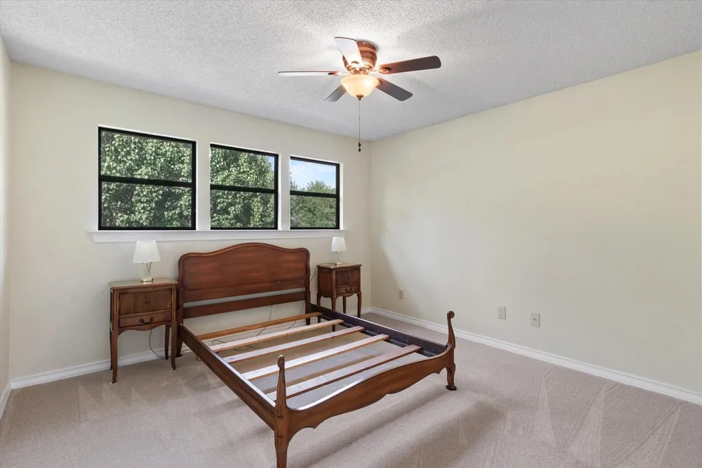 10806 Wintergreen Hill Austin TX 78750
