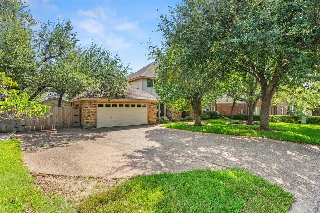 10806 Wintergreen Hill Austin TX 78750