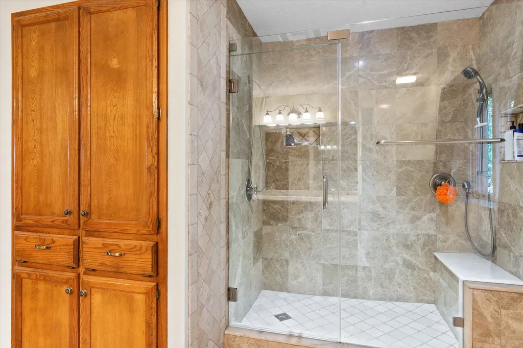 10806 Wintergreen Hill Austin TX 78750