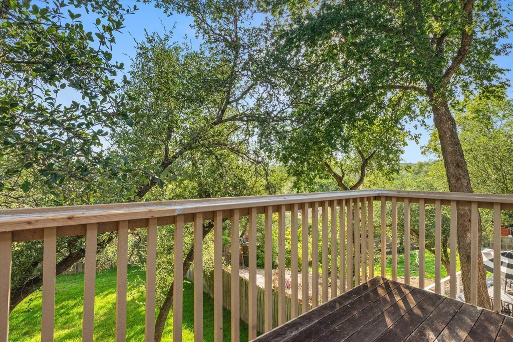 10806 Wintergreen Hill Austin TX 78750