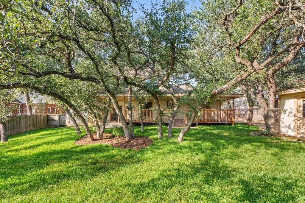 10806 Wintergreen Hill Austin TX 78750