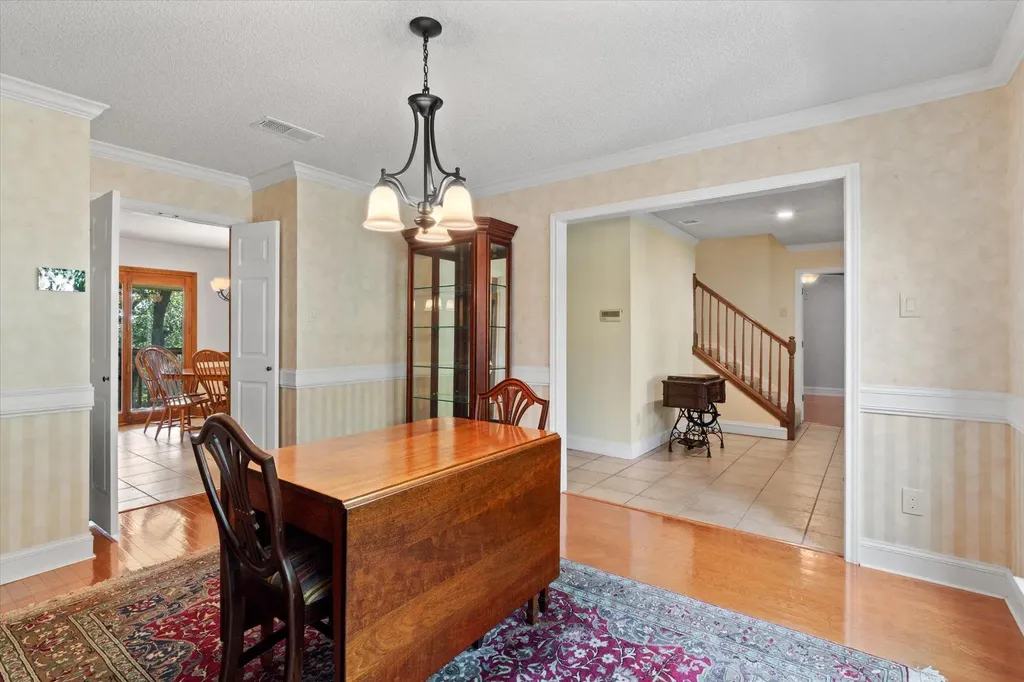 10806 Wintergreen Hill Austin TX 78750