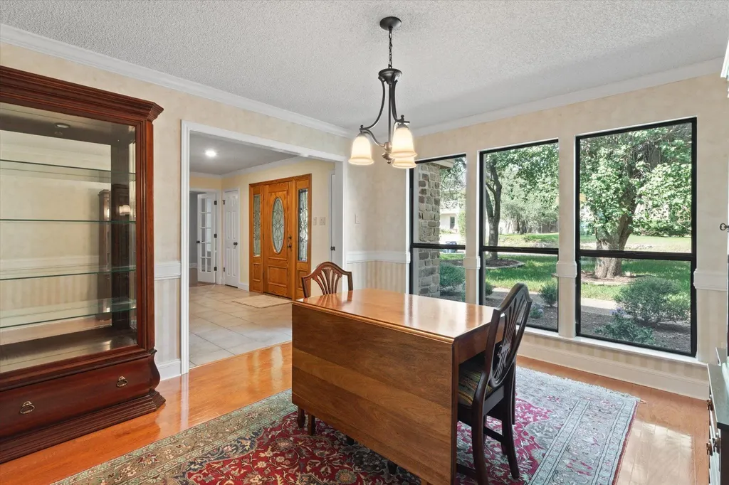 10806 Wintergreen Hill Austin TX 78750