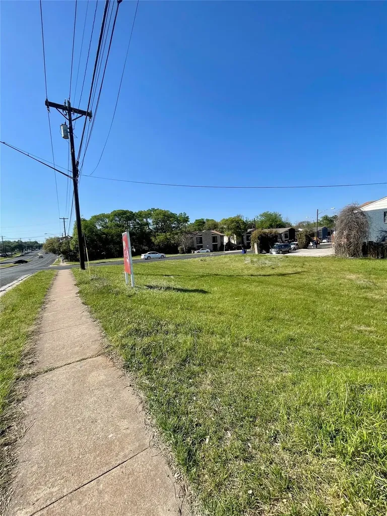 1700 W Stassney Lane Austin TX 78745