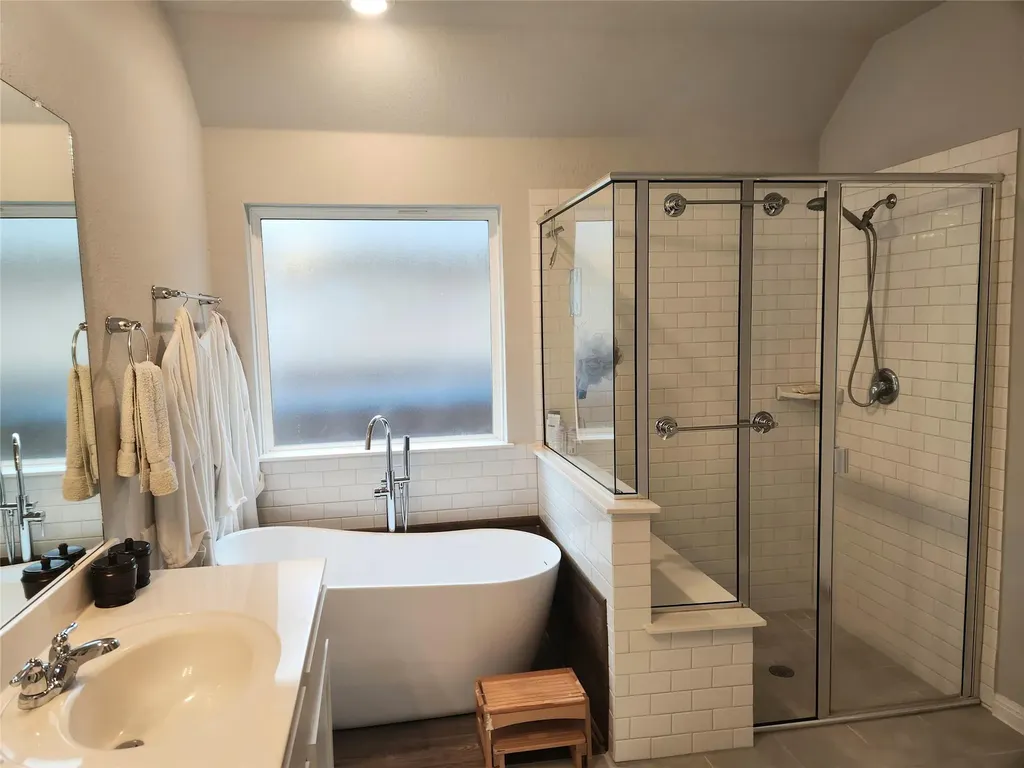180 Golden Gate Lane Kyle TX 78640