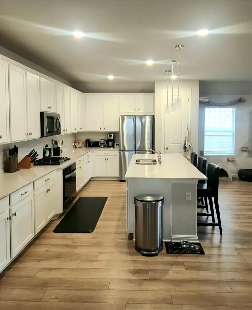 180 Golden Gate Lane Kyle TX 78640
