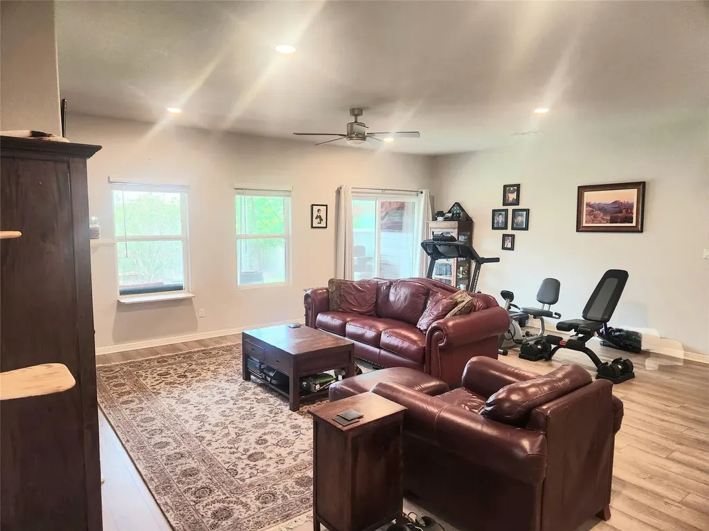 180 Golden Gate Lane Kyle TX 78640