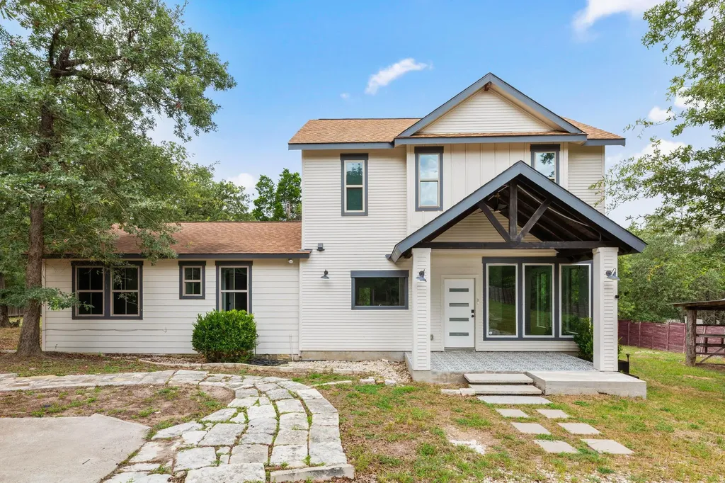 118 Camino De Agua Elgin TX 78621
