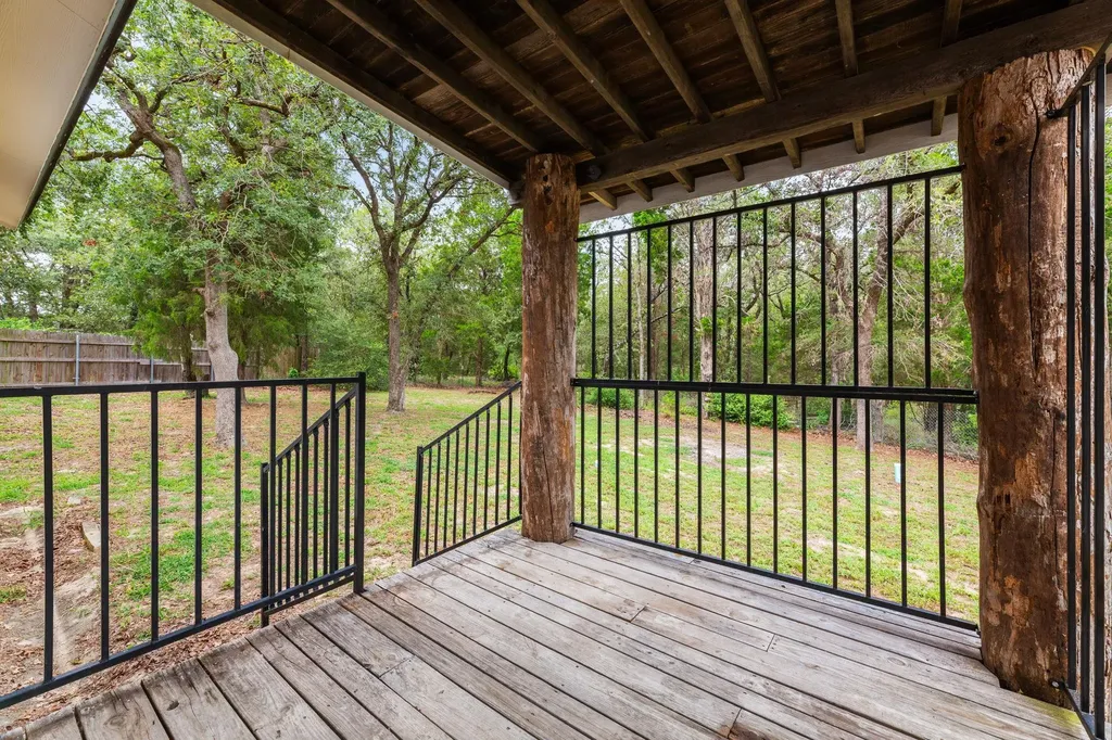 118 Camino De Agua Elgin TX 78621
