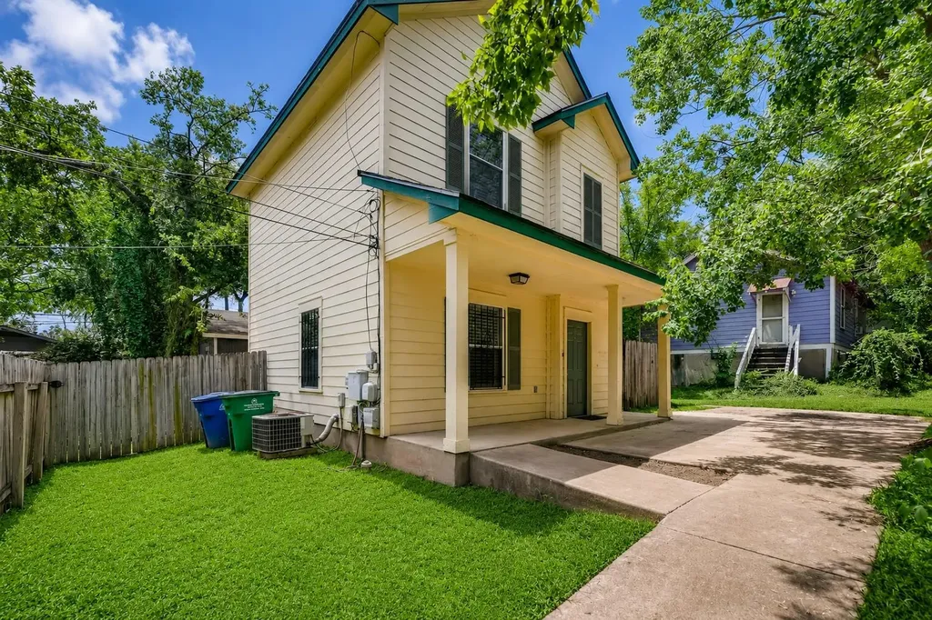 1206 Maple Avenue Austin TX 78702