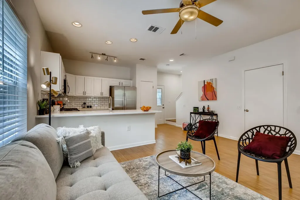 1206 Maple Avenue Austin TX 78702