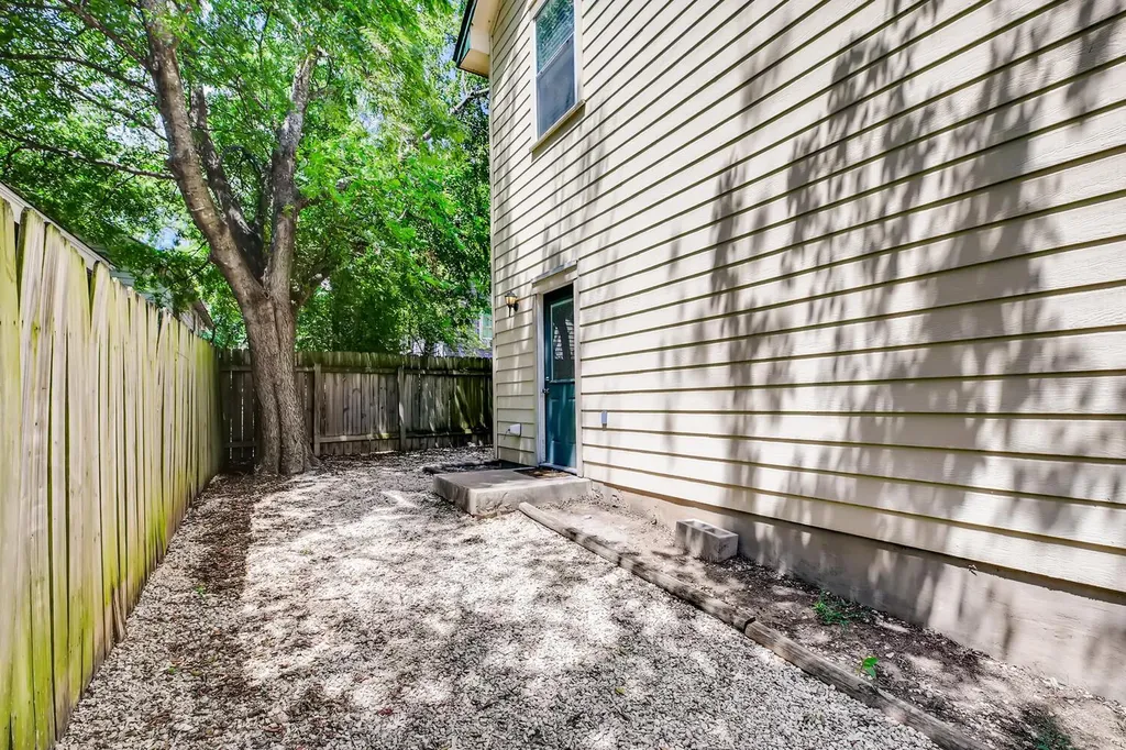 1206 Maple Avenue Austin TX 78702