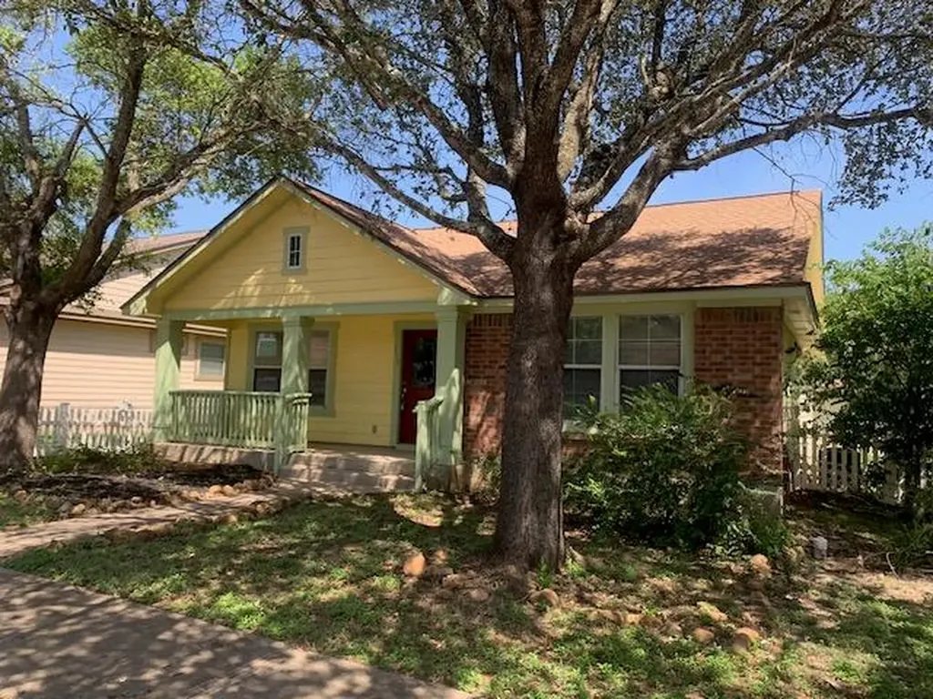 198 Hogan Kyle TX 78640