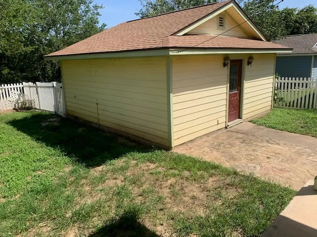 198 Hogan Kyle TX 78640