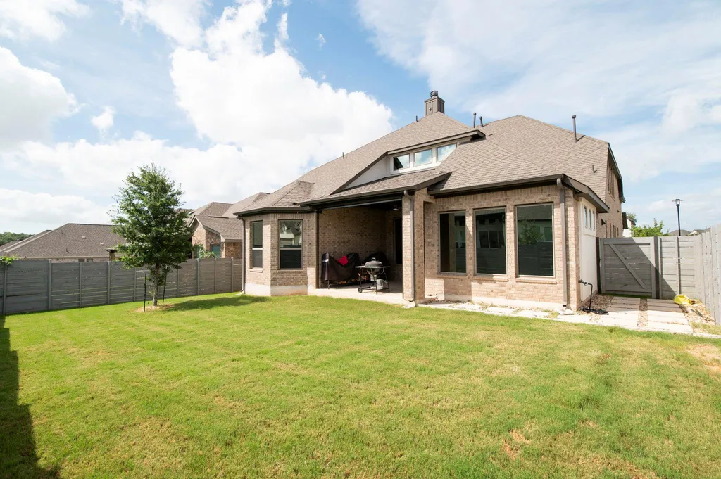 201 S Park Vista Georgetown TX 78628