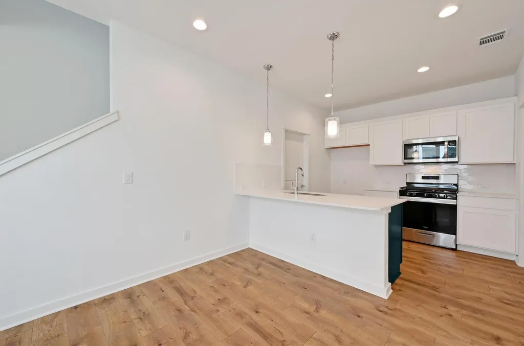 458 Orleanian Drive Buda TX 78610