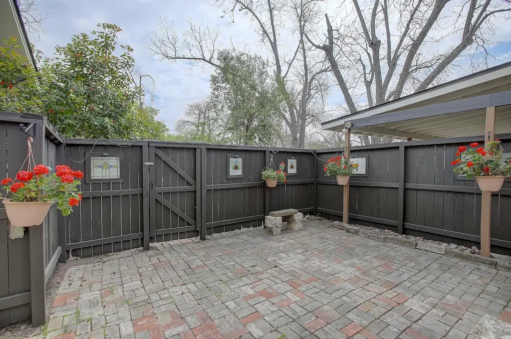 1806 S Main Street Georgetown TX 78626
