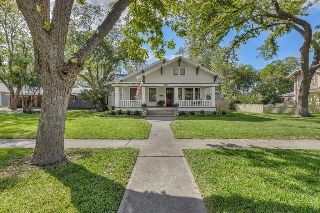 1806 S Main Street Georgetown TX 78626