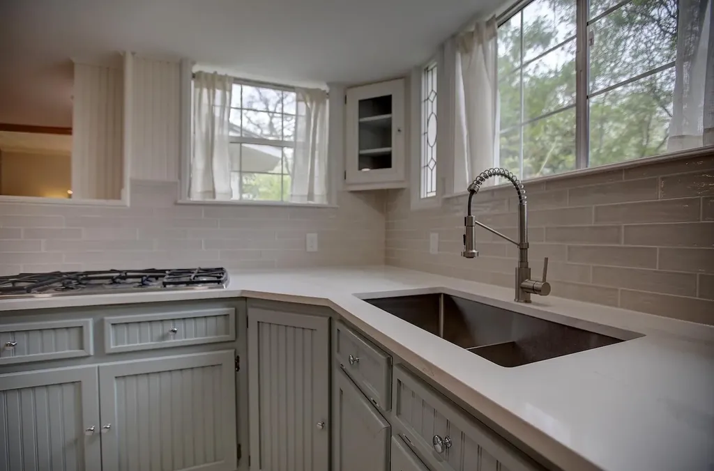 1806 S Main Street Georgetown TX 78626