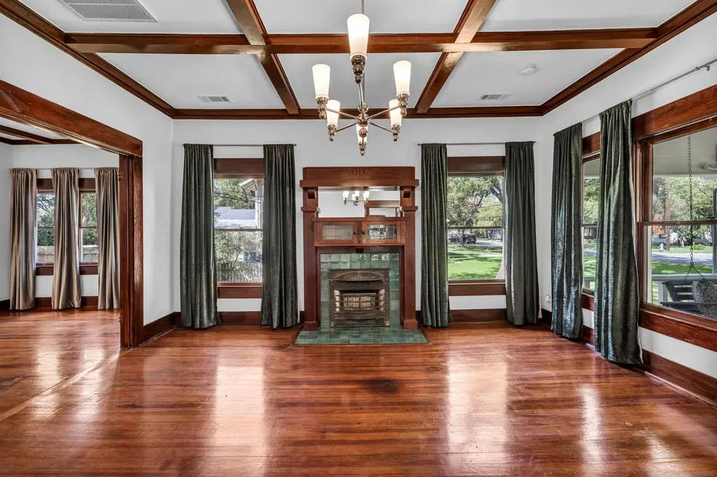 1806 S Main Street Georgetown TX 78626
